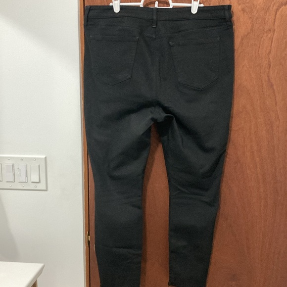 NYDJ Ami Skinny 14 Black Skinny Jeans with Frayed Hem Lift x Tuck Technology - Picture 2 of 2